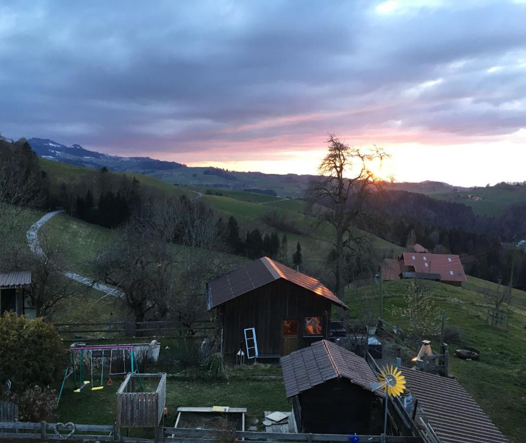 3,5 Zimmerferienwohnung Schwalbenaescht Rueeggisberg Exterior foto